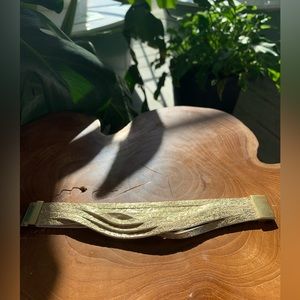 Gold pleather band leaf design bracelet